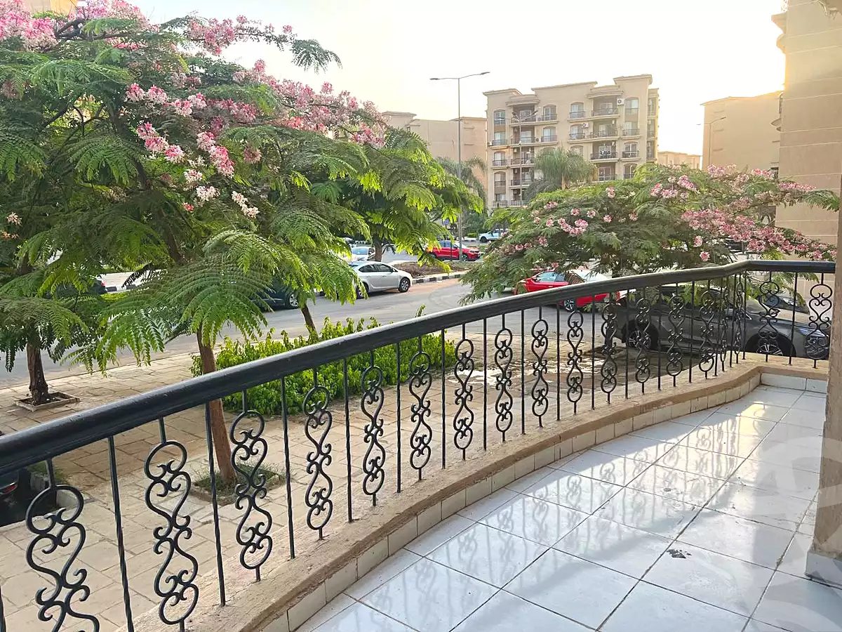 https://aqarmap.com.eg/ar/listing/6719209-for-rent-cairo-new-cairo-lrhb-city-phase-8
