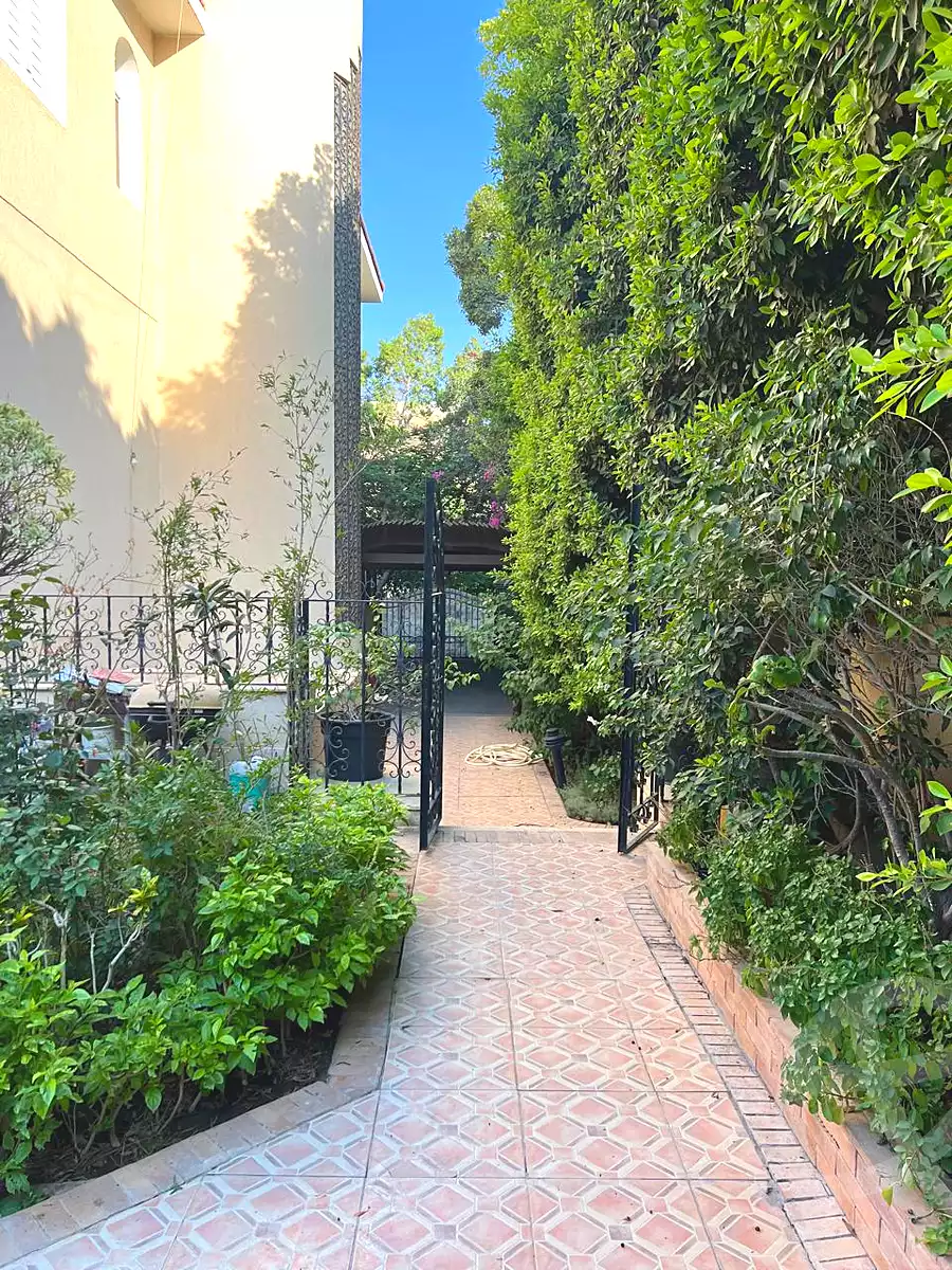 https://aqarmap.com.eg/ar/listing/6724031-for-sale-cairo-6th-of-october-compounds-mena-garden-city