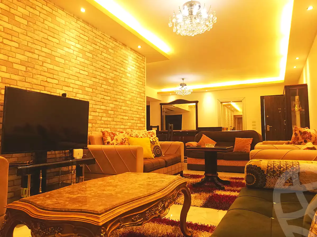 https://aqarmap.com.eg/ar/listing/6725467-for-rent-cairo-manial-manial-st