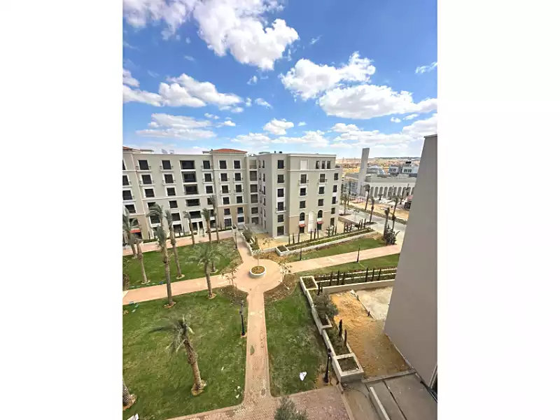 https://aqarmap.com.eg/en/listing/6725541-for-sale-cairo-el-sheikh-zayed-city-compounds-kmbwnd-fyldj-wyst-dr-llttwyr