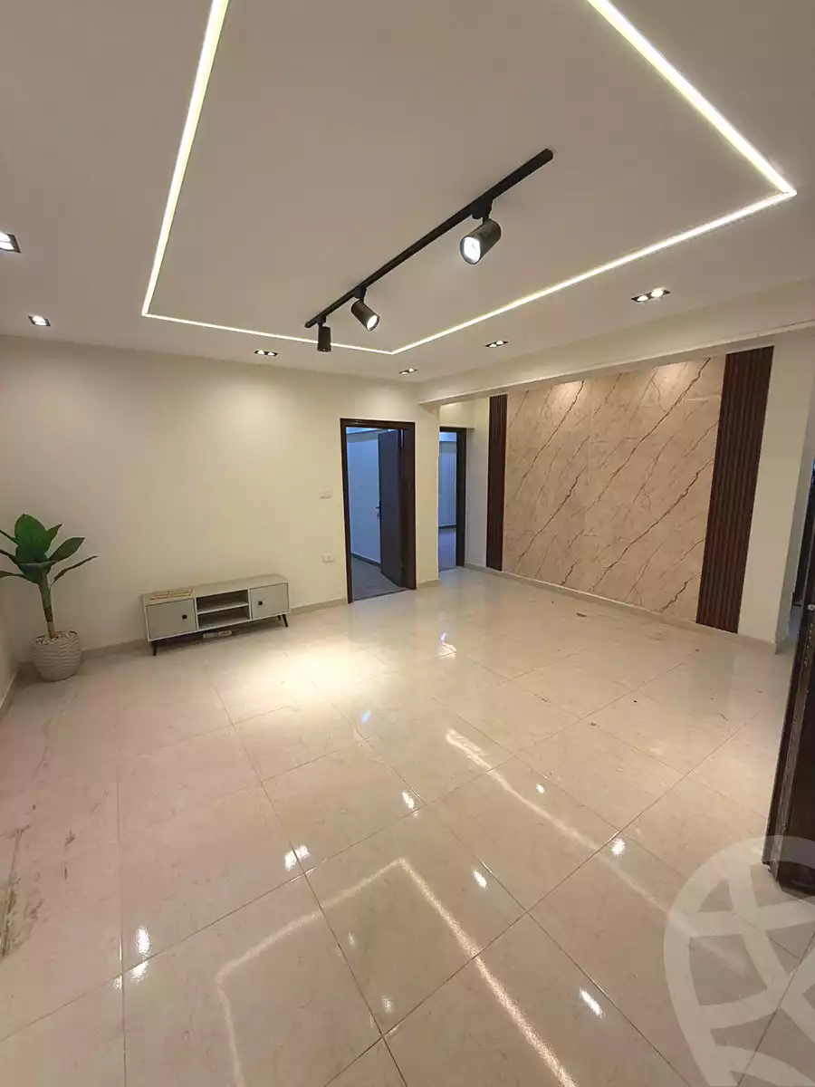 https://aqarmap.com.eg/ar/listing/6725721-for-sale-cairo-6th-of-october-el-ahyaa-neighborhood-3rd-al-hay-al-thalith-st