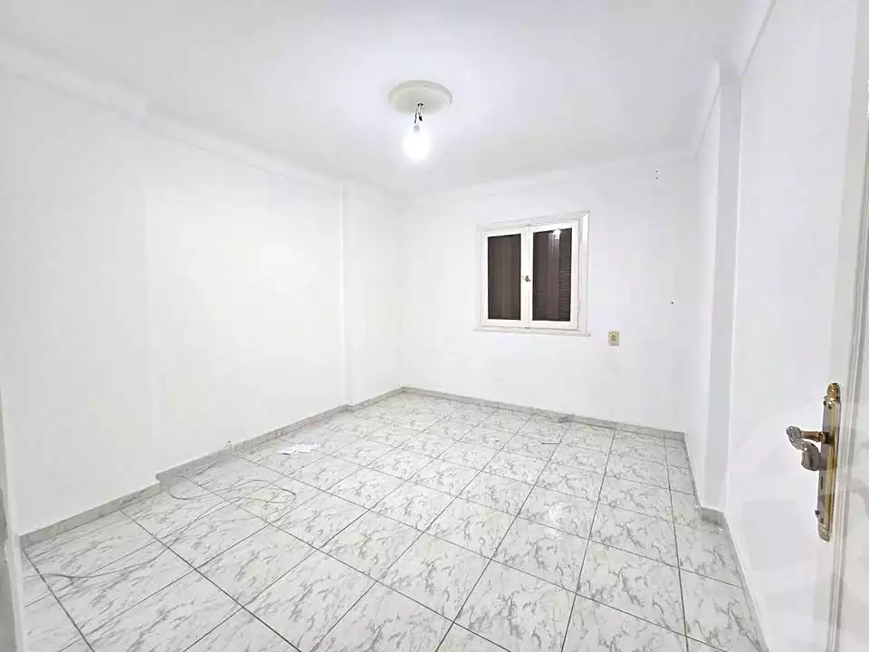 https://aqarmap.com.eg/ar/listing/6727274-for-sale-alexandria-ganaklis-shr-bw-qyr-tryq-lhry