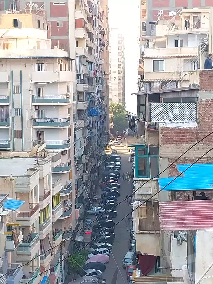 https://aqarmap.com.eg/ar/listing/6727400-for-sale-alexandria-sydy-bshr-sydy-bshr-bhry-street-16
