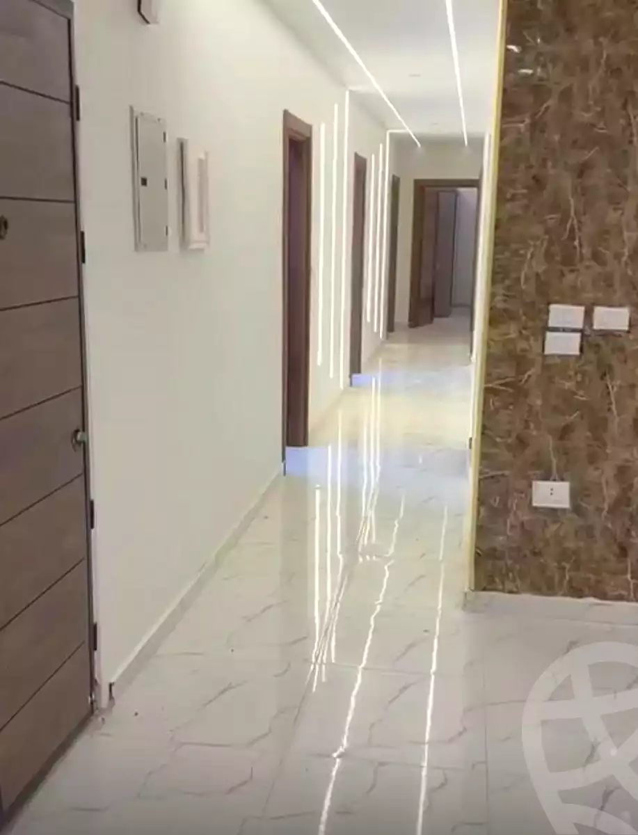 https://aqarmap.com.eg/ar/listing/6728103-for-sale-cairo-el-sheikh-zayed-city-compounds-zayed-heights-compound
