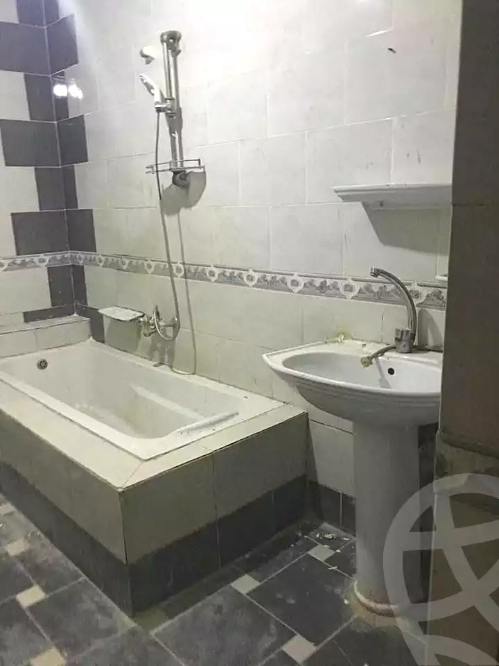 https://aqarmap.com.eg/ar/listing/6729713-for-sale-alexandria-l-jmy-lbytsh-sabrin-st