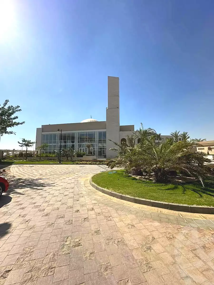 https://aqarmap.com.eg/ar/listing/6730492-for-sale-cairo-el-sheikh-zayed-city-compounds-kmbwnd-fyldj-wyst-dr-llttwyr