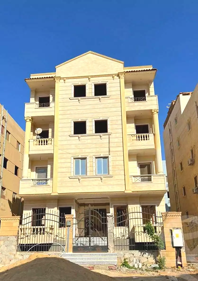 https://aqarmap.com.eg/ar/listing/6730577-for-sale-cairo-6th-of-october-el-tawsaat-el-shamalya-hy-2000-qt