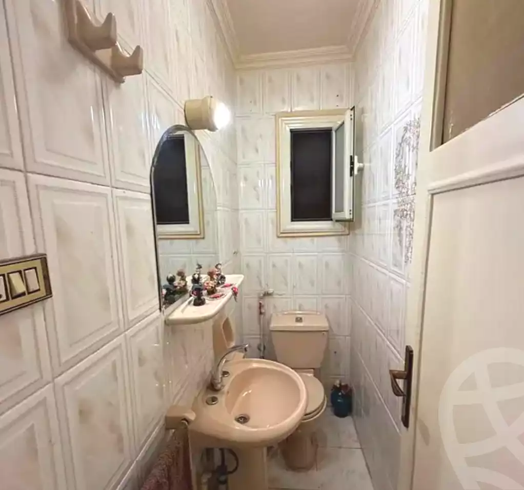 https://aqarmap.com.eg/ar/listing/6731390-for-sale-alexandria-sydy-bshr-sydy-bshr-bhry-shr-mhmwd-l-yswy