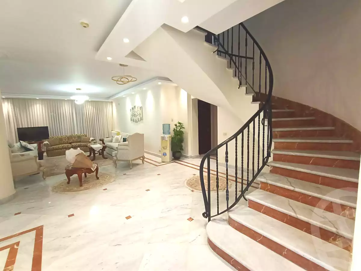 https://aqarmap.com.eg/en/listing/6733425-for-sale-cairo-el-sheikh-zayed-city-compounds-el-rabwa