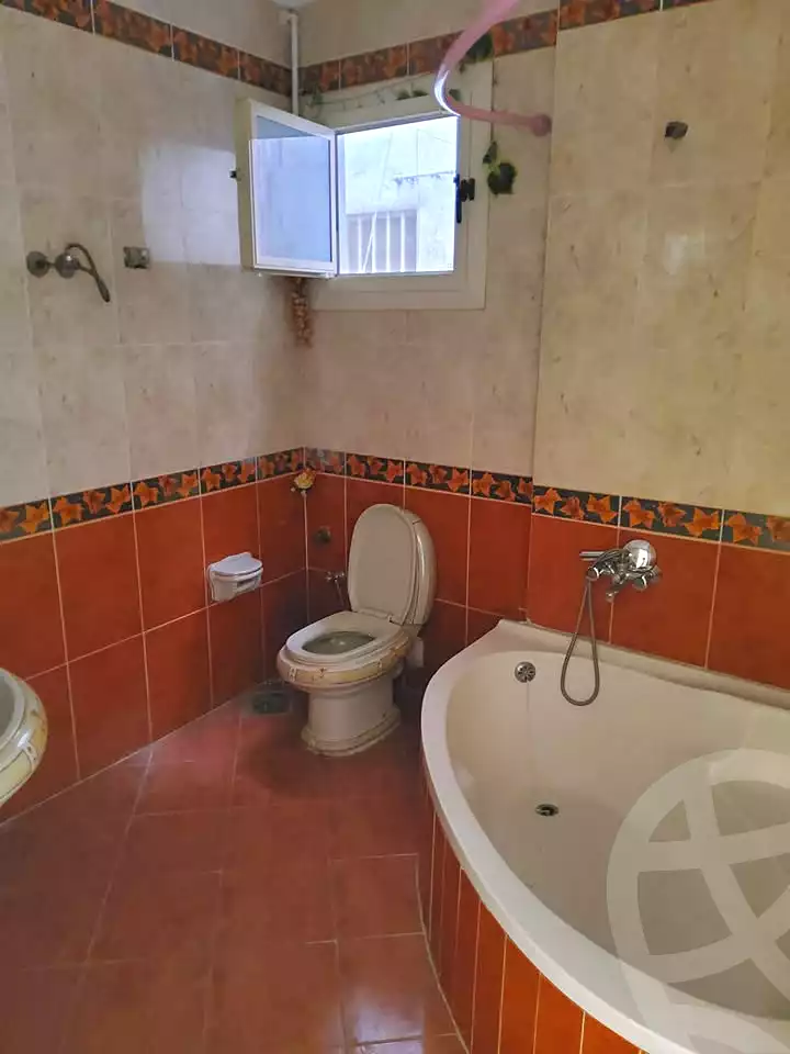 https://aqarmap.com.eg/en/listing/6737707-for-sale-alexandria-ganaklis-shr-mrtdy-bsh
