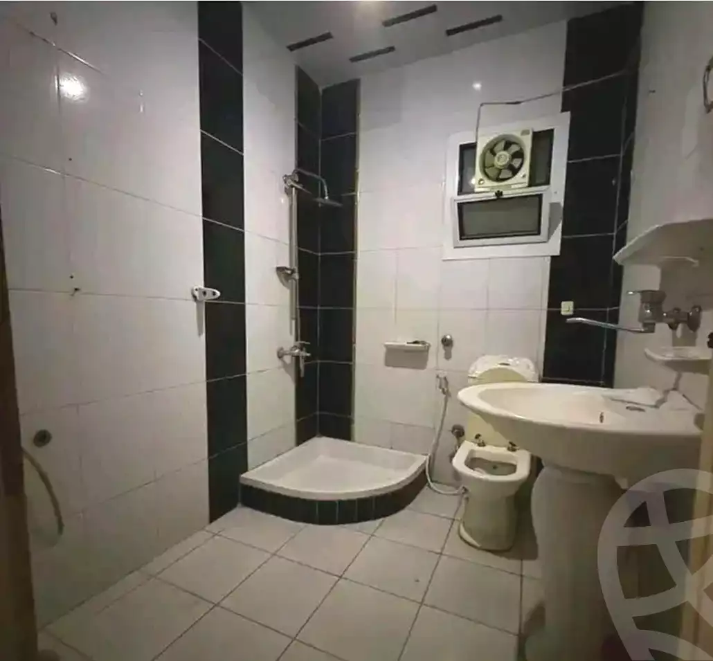 https://aqarmap.com.eg/ar/listing/6738739-for-sale-alexandria-sydy-bshr-sydy-bshr-bhry-shr-khld-bn-lwlyd