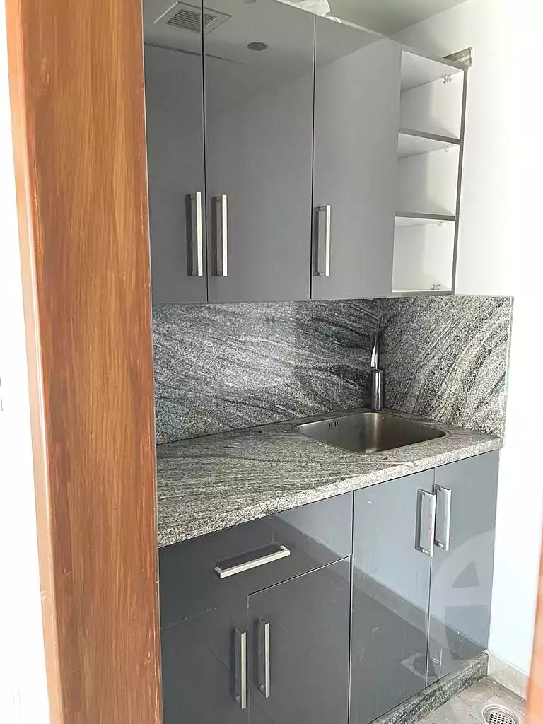 https://aqarmap.com.eg/ar/listing/6739339-for-rent-cairo-el-sheikh-zayed-city-compounds-rkn-blz-mwl-lbdr-llttwyr
