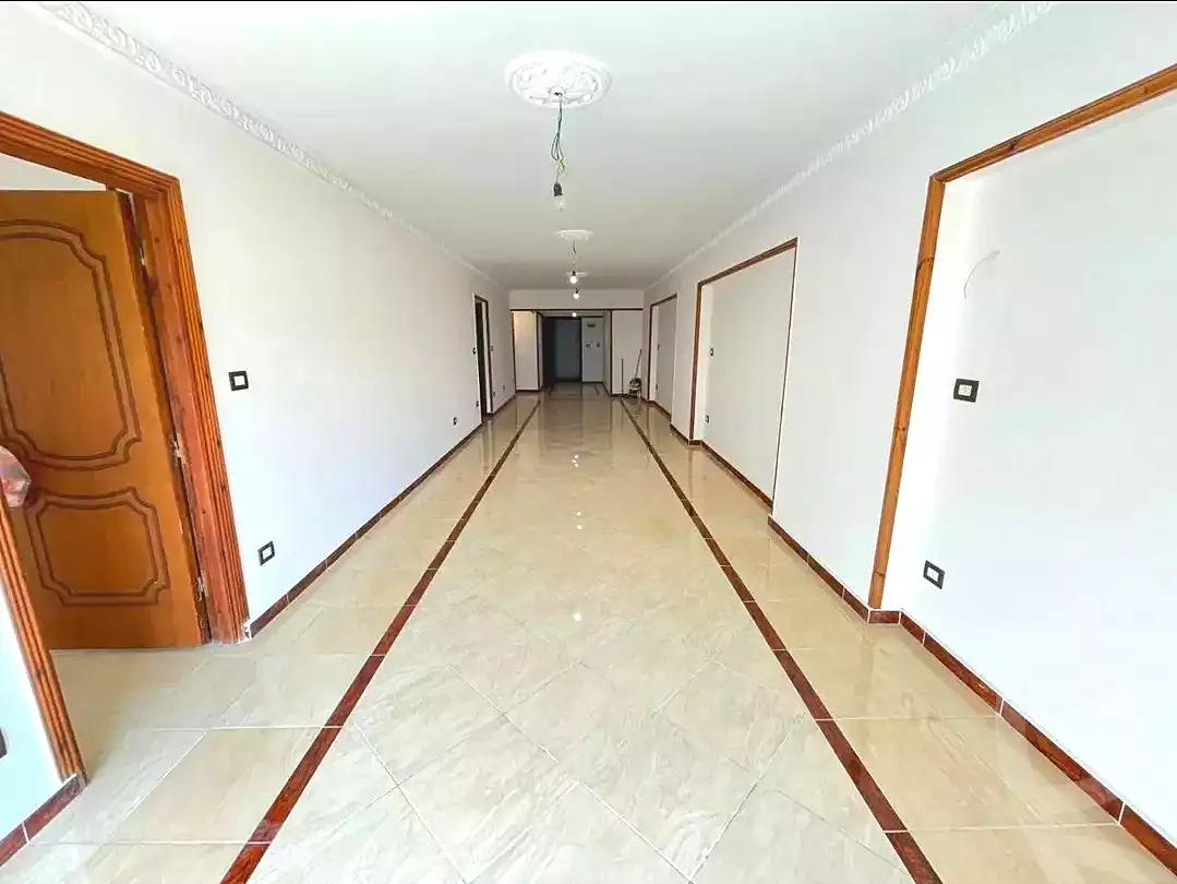 https://aqarmap.com.eg/ar/listing/6744112-for-rent-alexandria-ganaklis