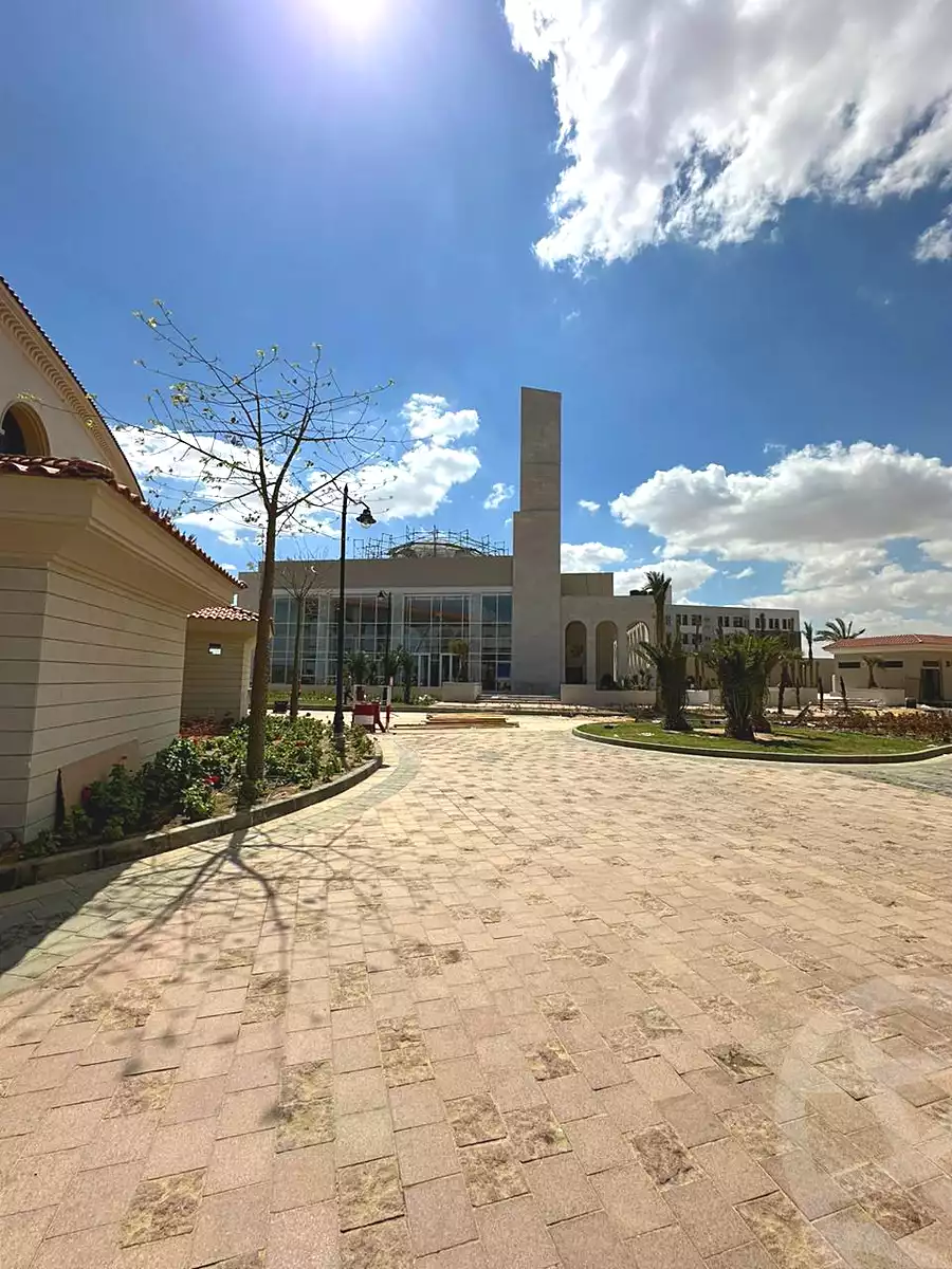 https://aqarmap.com.eg/ar/listing/6744984-for-sale-cairo-el-sheikh-zayed-city-compounds-kmbwnd-fyldj-wyst-dr-llttwyr