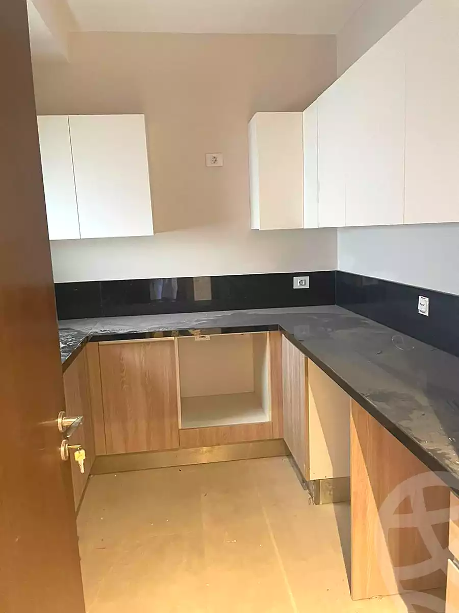 https://aqarmap.com.eg/ar/listing/6745386-for-sale-cairo-el-sheikh-zayed-city-compounds-zyd-wr-llttwyr-z-tower