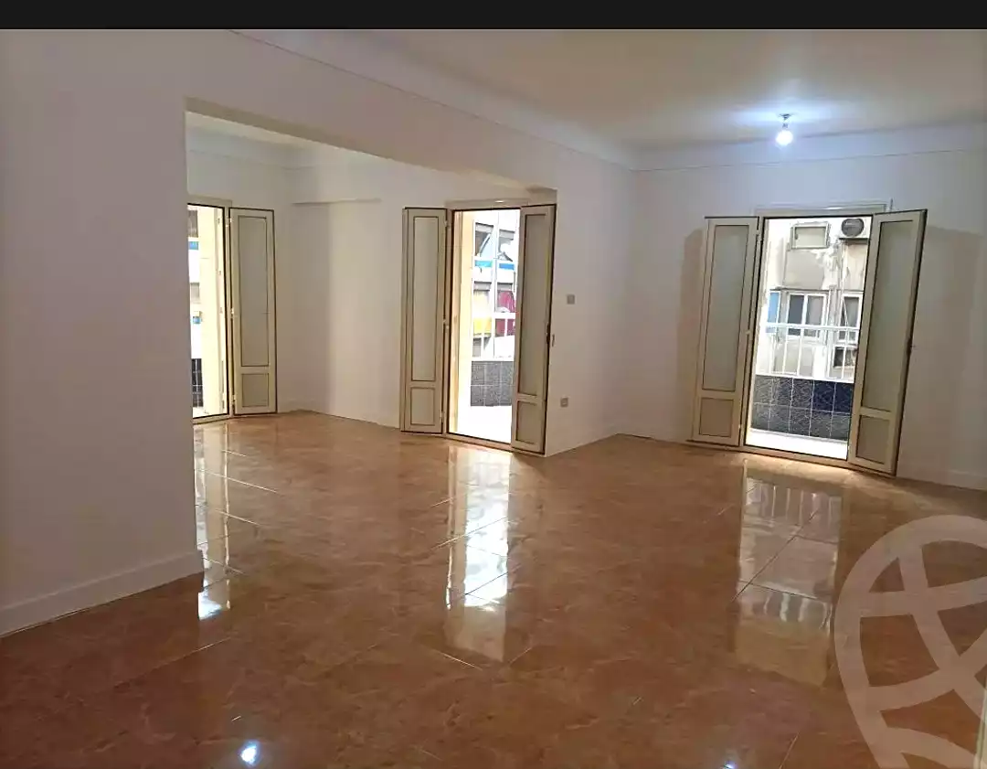 https://aqarmap.com.eg/ar/listing/6745432-for-sale-alexandria-el-asafra-l-sfr-bhry-el-geish-rd