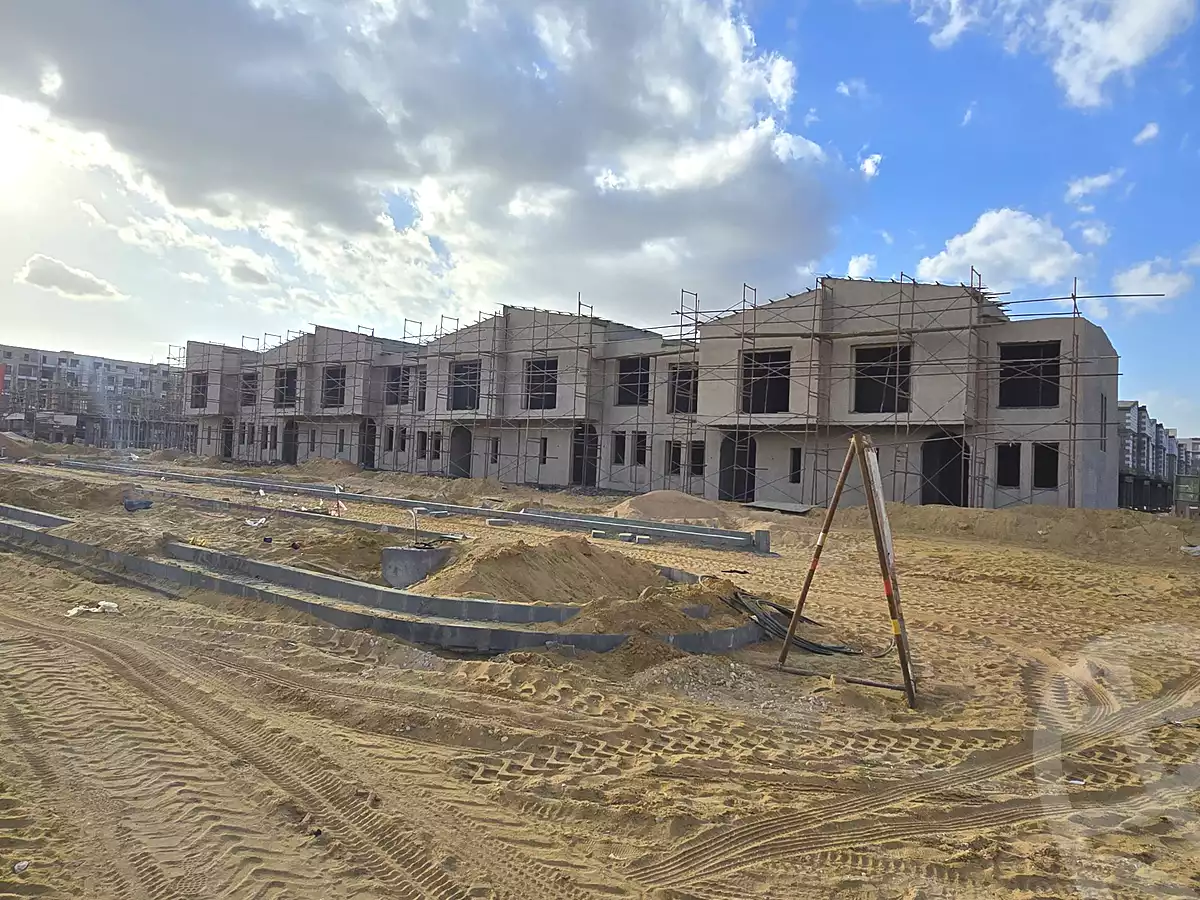 https://aqarmap.com.eg/ar/listing/6745498-for-sale-cairo-el-sheikh-zayed-city-compounds-kmbwnd-fyldj-wyst-dr-llttwyr