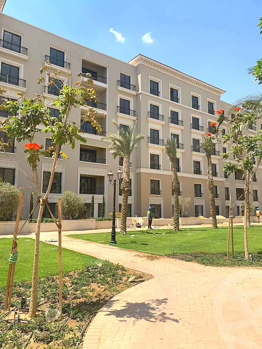 https://aqarmap.com.eg/ar/listing/6747147-for-sale-cairo-el-sheikh-zayed-city-compounds-kmbwnd-fyldj-wyst-dr-llttwyr