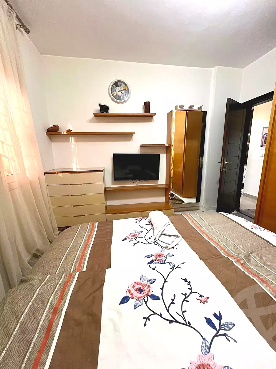 https://aqarmap.com.eg/ar/listing/6747567-for-sale-cairo-el-sheikh-zayed-city-compounds-dh-drys
