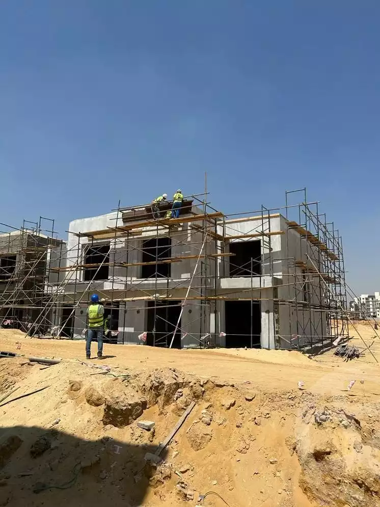 https://aqarmap.com.eg/ar/listing/6747648-for-sale-cairo-el-sheikh-zayed-city-compounds-kmbwnd-fyldj-wyst-dr-llttwyr