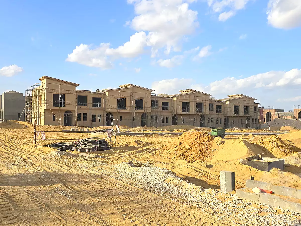 https://aqarmap.com.eg/ar/listing/6747650-for-sale-cairo-el-sheikh-zayed-city-compounds-kmbwnd-fyldj-wyst-dr-llttwyr