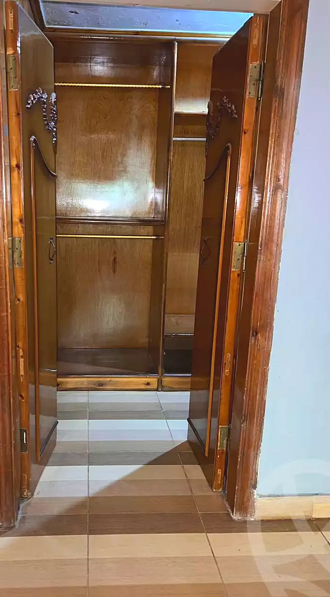 https://aqarmap.com.eg/ar/listing/6749449-for-sale-cairo-6th-of-october-el-ahyaa-neighborhood-2nd-divided-from-al-kafrawei-st