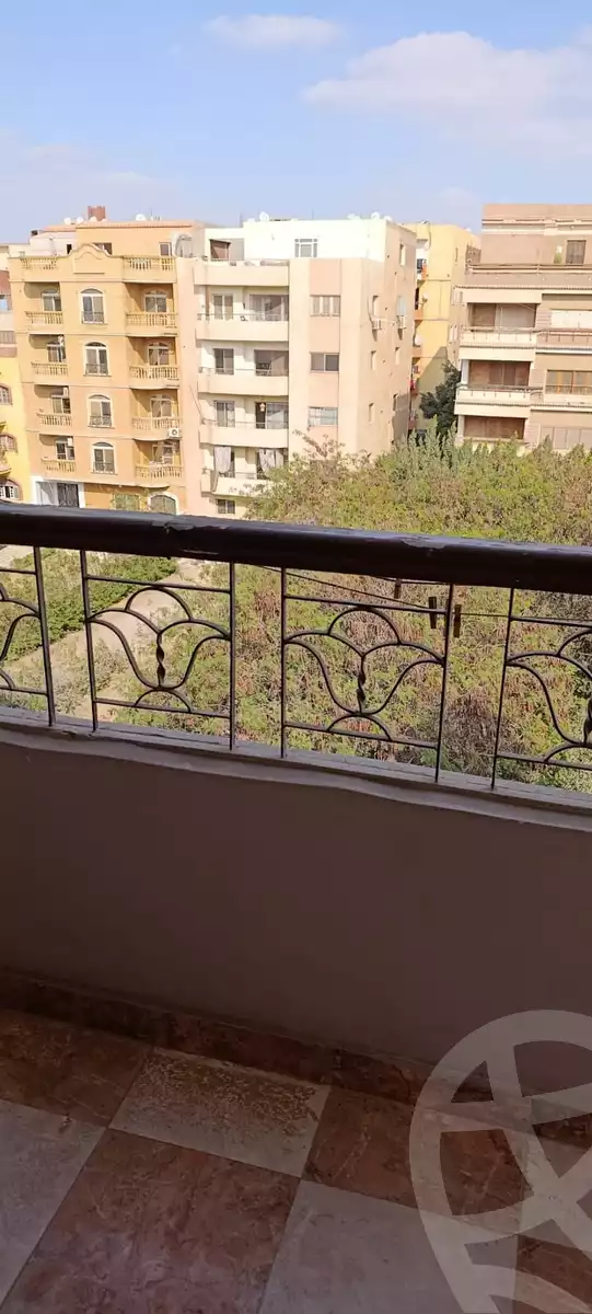 https://aqarmap.com.eg/ar/listing/6749487-for-rent-cairo-6th-of-october-el-ahyaa-neighborhood-2nd-divided-from-al-kafrawei-st