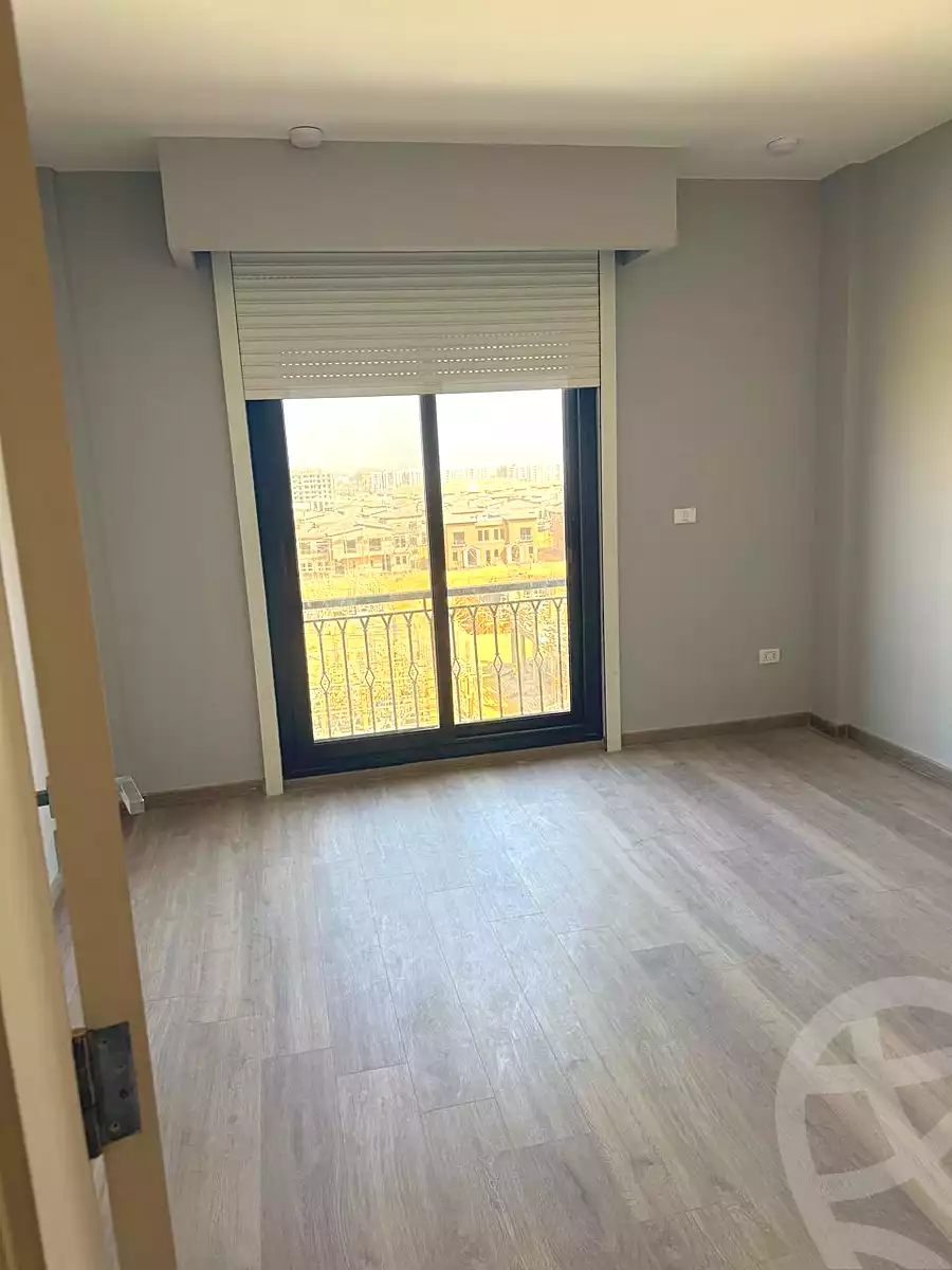 https://aqarmap.com.eg/ar/listing/6749944-for-rent-cairo-el-sheikh-zayed-city-compounds-kmbwnd-fyldj-wyst-dr-llttwyr