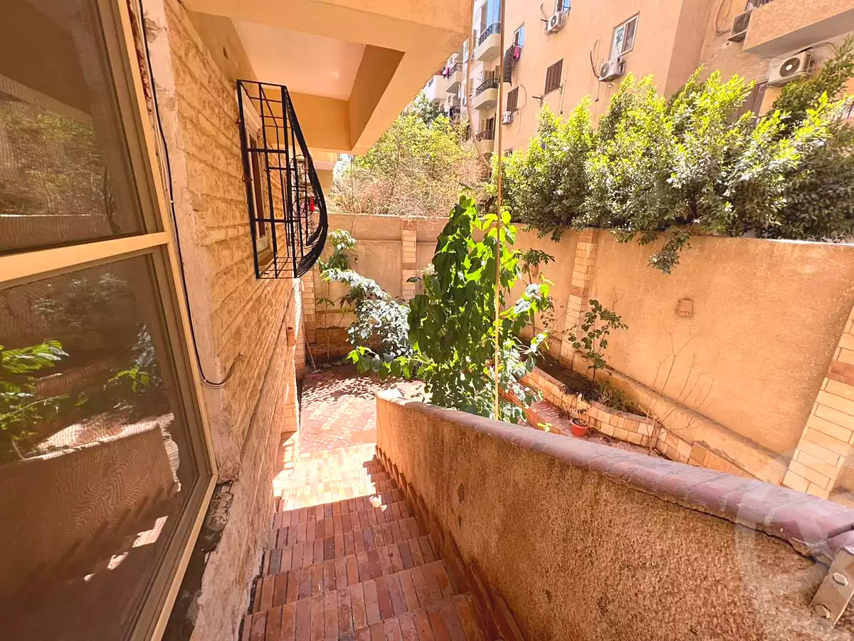 https://aqarmap.com.eg/ar/listing/6749953-for-sale-cairo-6th-of-october-el-ahyaa-neighborhood-2nd-divided-from-al-kafrawei-st