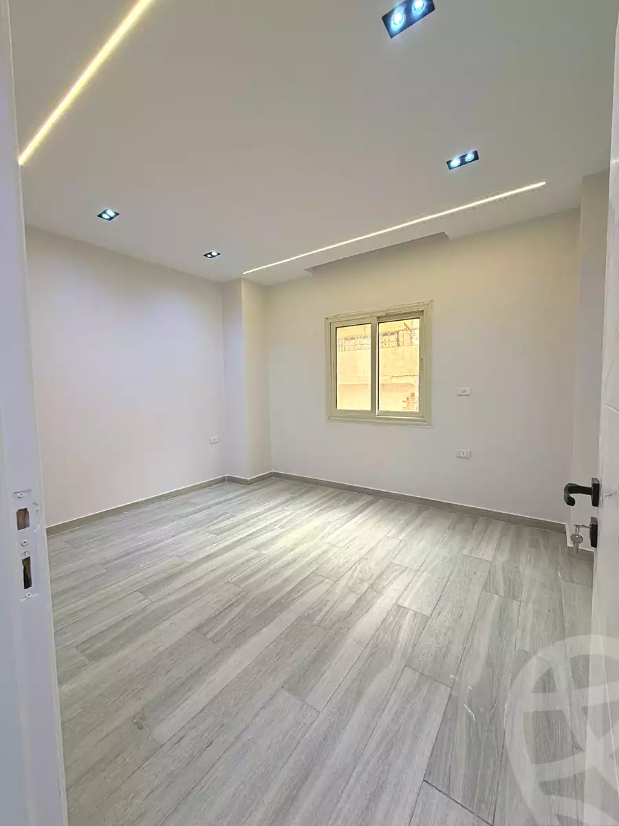 https://aqarmap.com.eg/ar/listing/6750248-for-sale-cairo-6th-of-october-el-ahyaa-neighborhood-3rd-al-hay-al-thalith-st