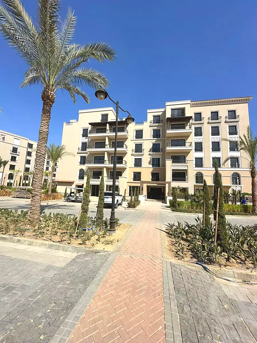 https://aqarmap.com.eg/ar/listing/6750324-for-sale-cairo-el-sheikh-zayed-city-compounds-kmbwnd-fyldj-wyst-dr-llttwyr