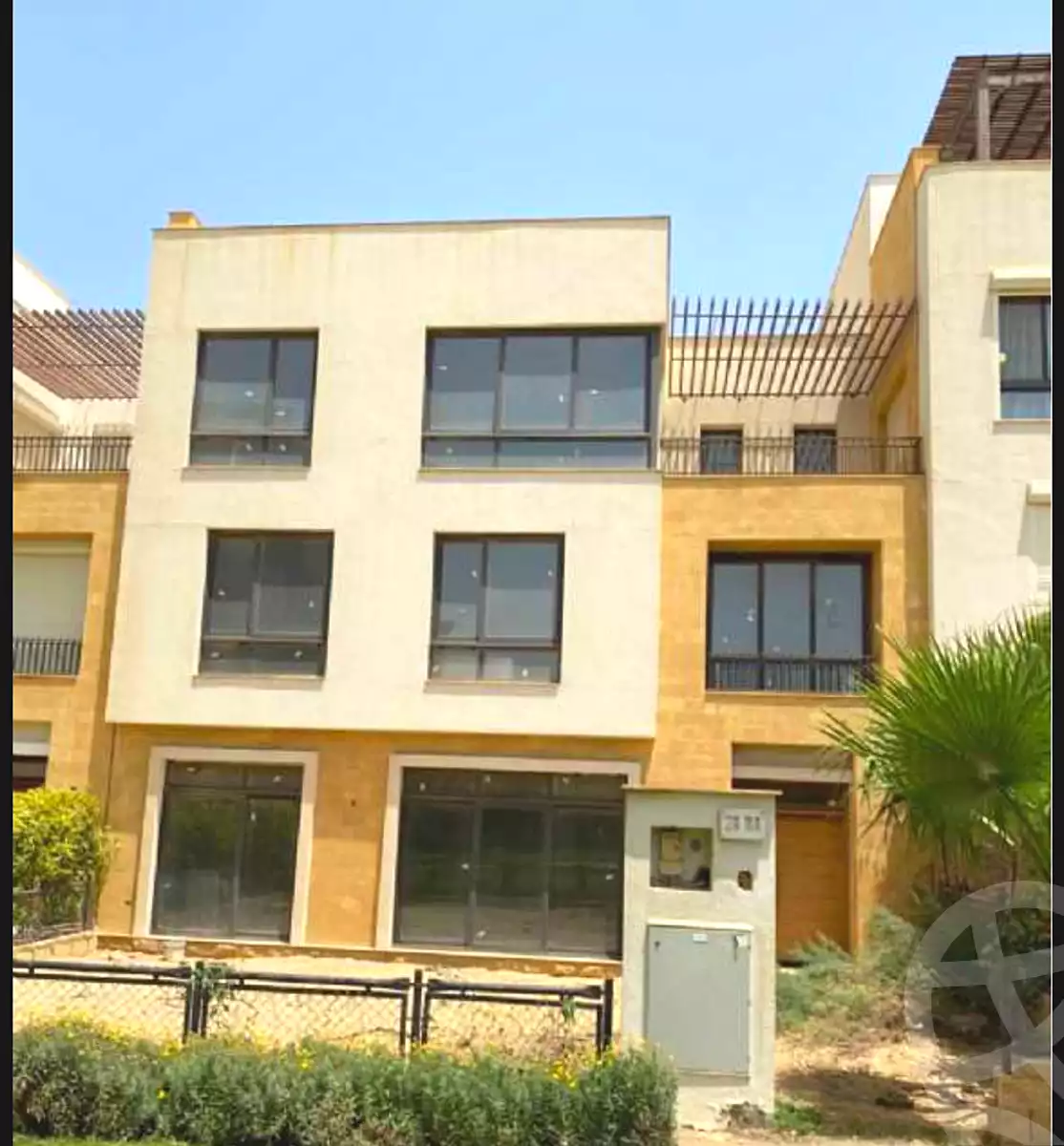 https://aqarmap.com.eg/ar/listing/6750997-for-sale-cairo-el-sheikh-zayed-city-compounds-kmbwnd-wyst-twn-swdyk