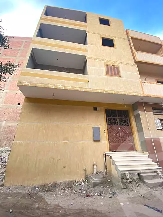 https://aqarmap.com.eg/ar/listing/6751672-for-sale-cairo-madinat-el-salam-ard-el-rayan