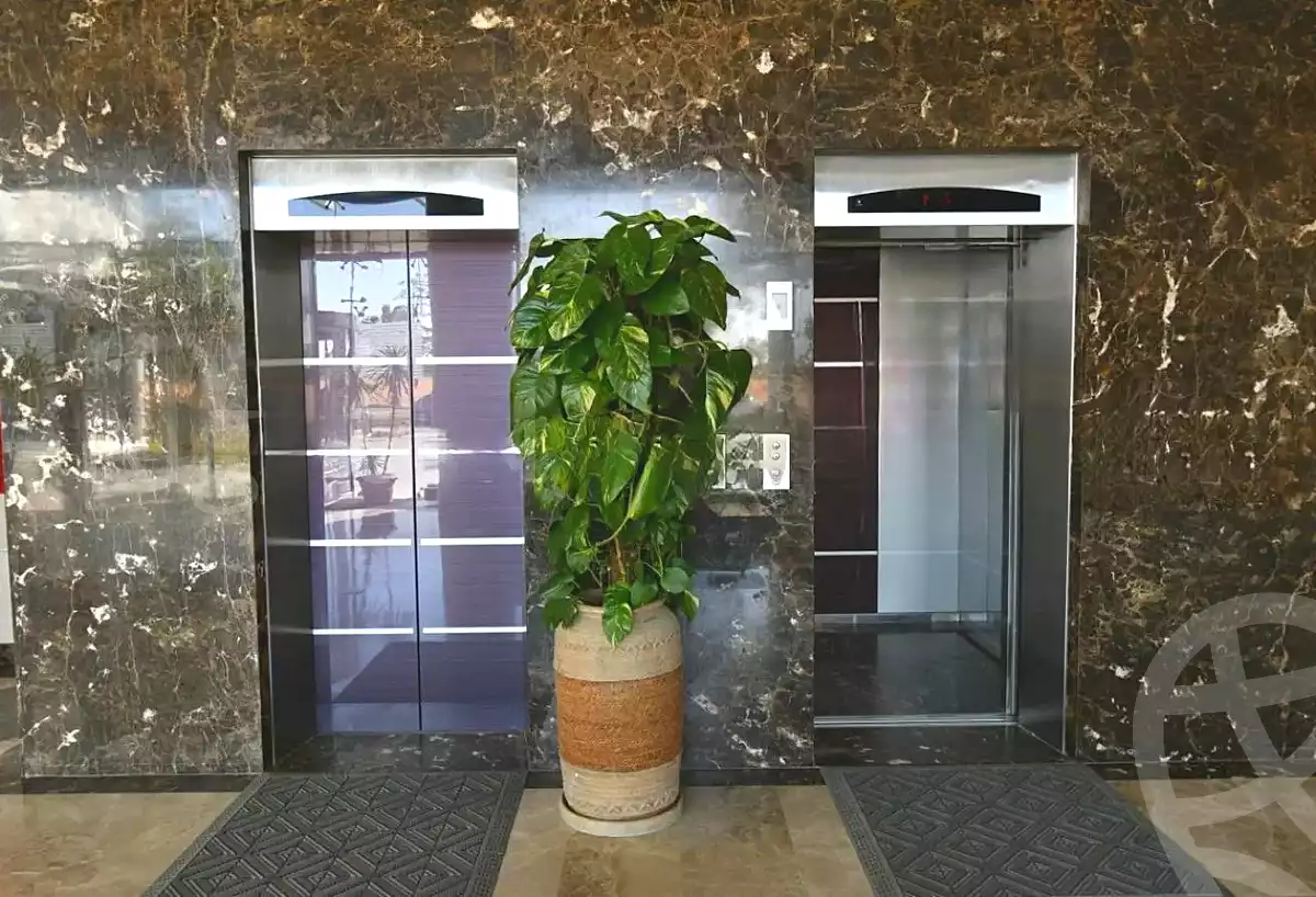 https://aqarmap.com.eg/en/listing/6751922-for-rent-cairo-el-sheikh-zayed-city-alex-cairo-desert-road-smart-village-nwrth-syd-sfrykw-llstthmr-l-qry