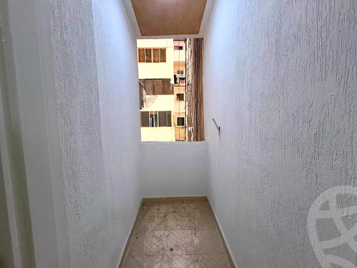 https://aqarmap.com.eg/ar/listing/6752787-for-sale-alexandria-el-asafra-shr-45