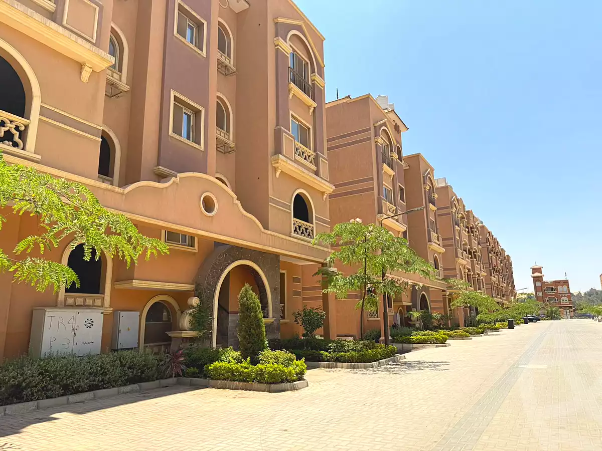 https://aqarmap.com.eg/en/listing/6753889-for-sale-cairo-6th-of-october-compounds-gladios-garden