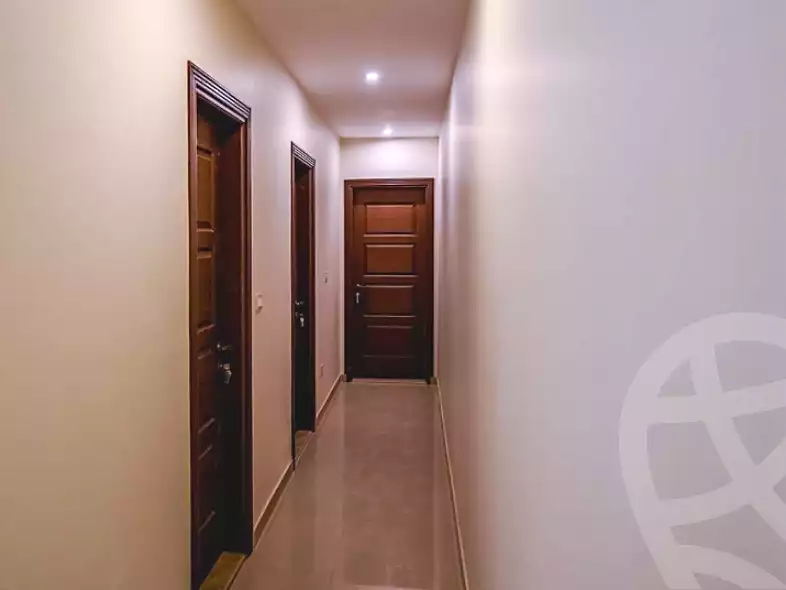 https://aqarmap.com.eg/en/listing/6754027-for-sale-cairo-new-cairo-compounds-mountain-view-hyde-park