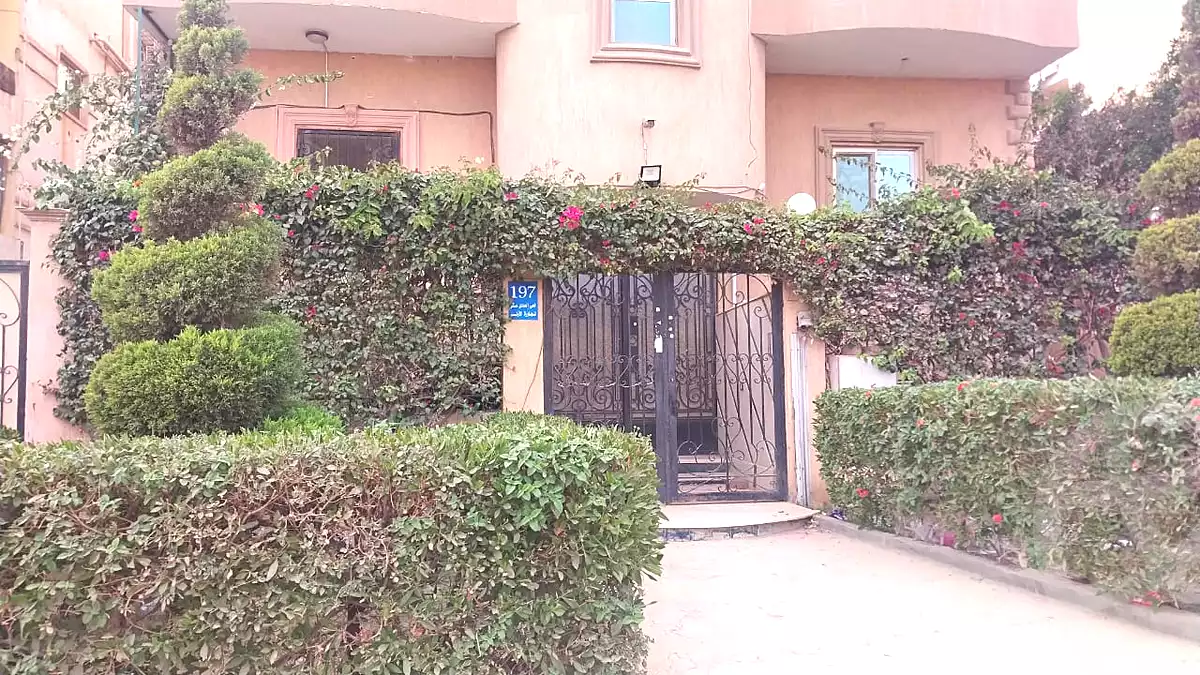https://aqarmap.com.eg/ar/listing/6755725-for-sale-cairo-el-sheikh-zayed-city-el-hay-el-hady-ashaer-area-1-street-16