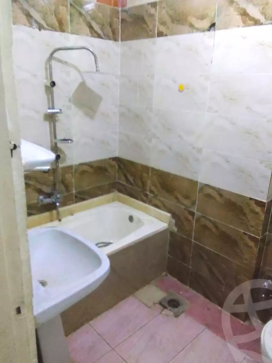 https://aqarmap.com.eg/ar/listing/6759755-for-sale-alexandria-l-jmy-lbytsh-shahr-al-assal-st