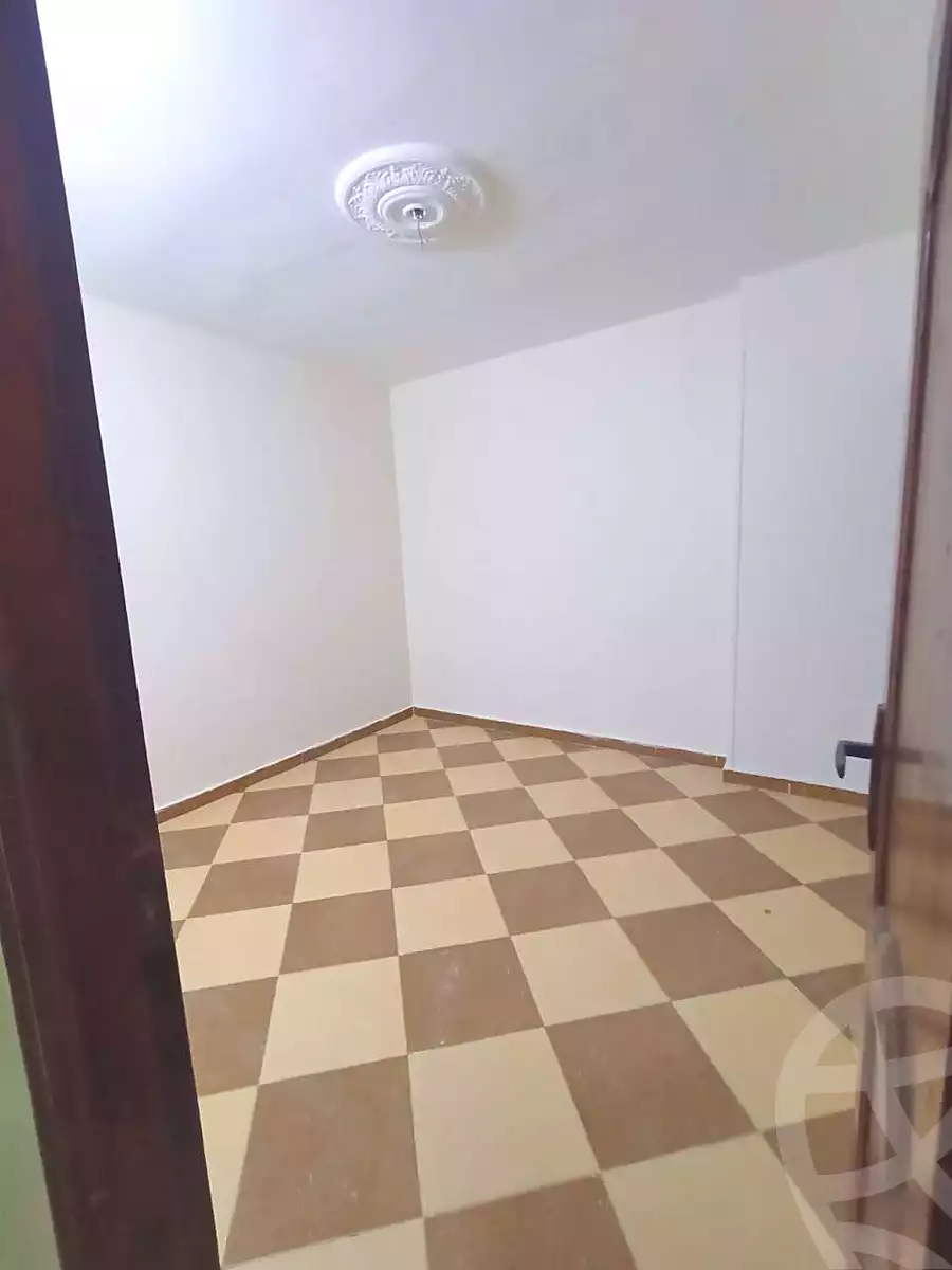 https://aqarmap.com.eg/ar/listing/6760469-for-sale-cairo-helwan-helwan-el-sharkeya-khesro-basha-st