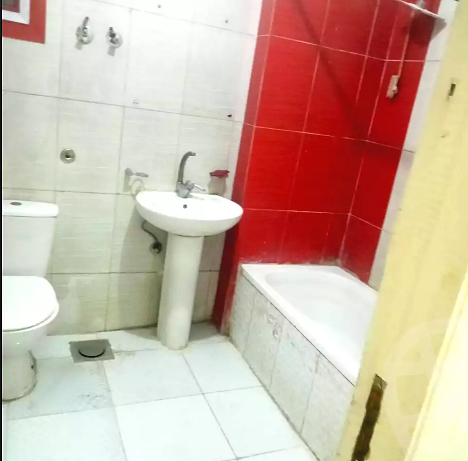 https://aqarmap.com.eg/ar/listing/6760848-for-sale-alexandria-l-jmy-lbytsh-al-aeda-al-kadema-st