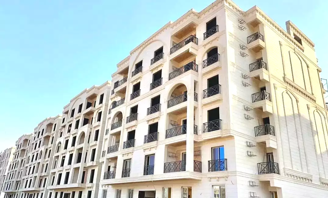 https://aqarmap.com.eg/ar/listing/6762267-for-sale-cairo-6th-of-october-hadaeq-october-kmbwnd-fy-hdyq-ktwbr-green-city-compound-qebaa