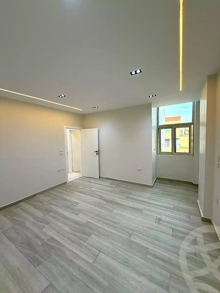 https://aqarmap.com.eg/ar/listing/6763428-for-sale-cairo-6th-of-october-el-ahyaa-neighborhood-3rd-al-hay-al-thalith-st