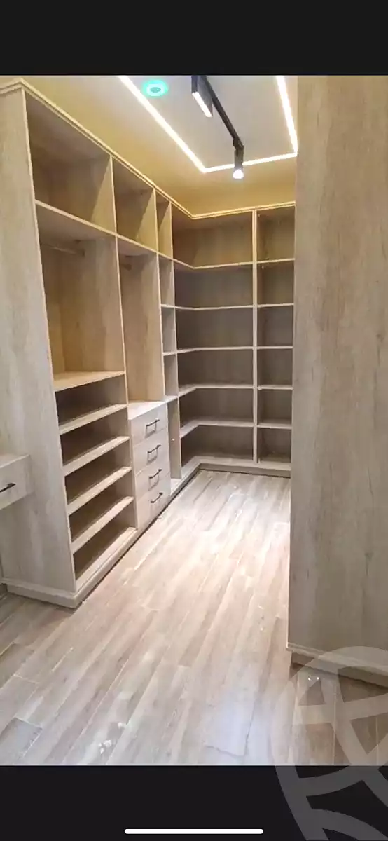 https://aqarmap.com.eg/en/listing/6766162-for-sale-cairo-el-sheikh-zayed-city-el-hay-elthamen