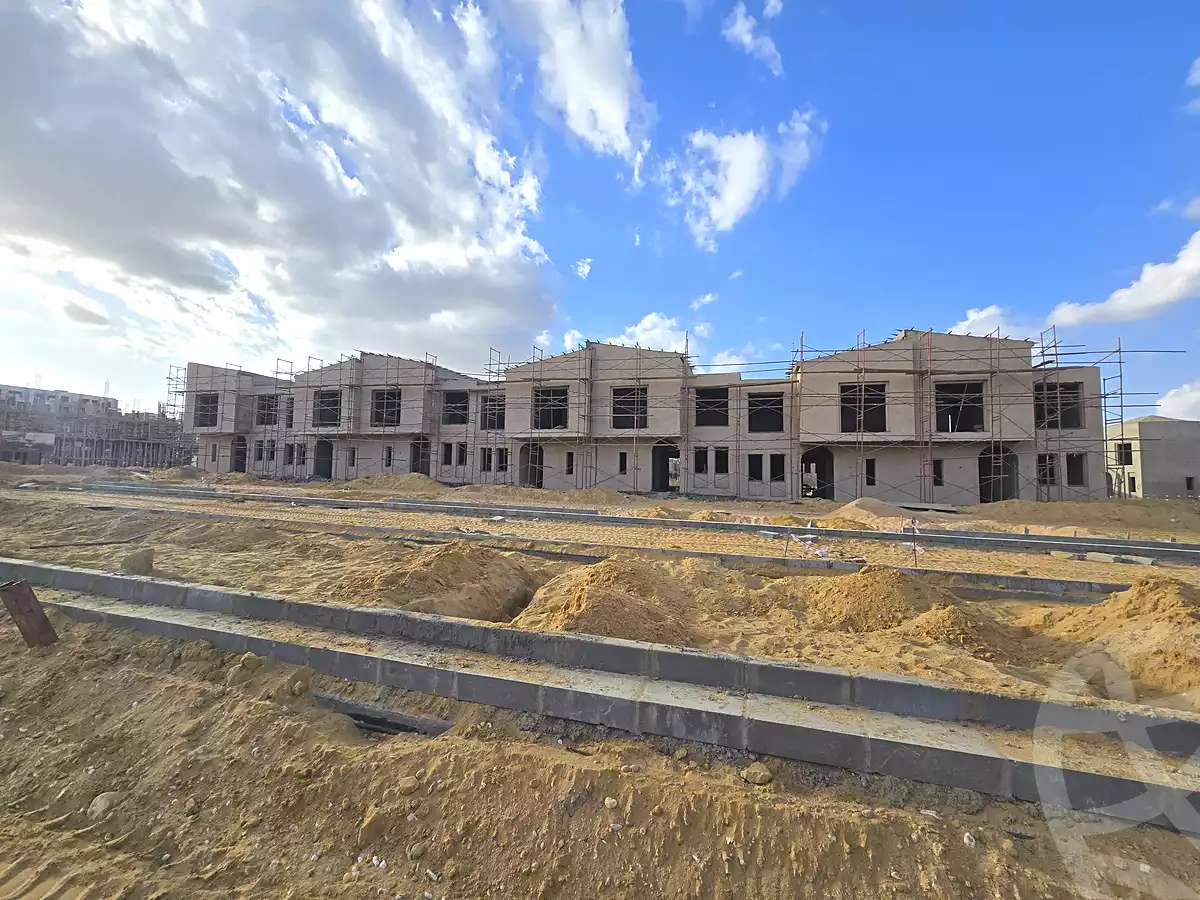 https://aqarmap.com.eg/ar/listing/6766537-for-sale-cairo-el-sheikh-zayed-city-compounds-kmbwnd-fyldj-wyst-dr-llttwyr