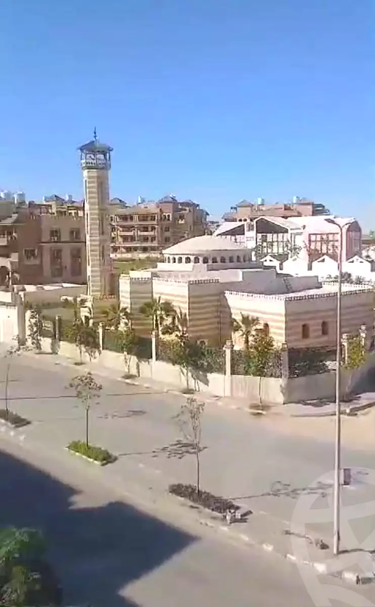 https://aqarmap.com.eg/ar/listing/6766638-for-sale-cairo-el-sheikh-zayed-city-compounds-el-khamayel