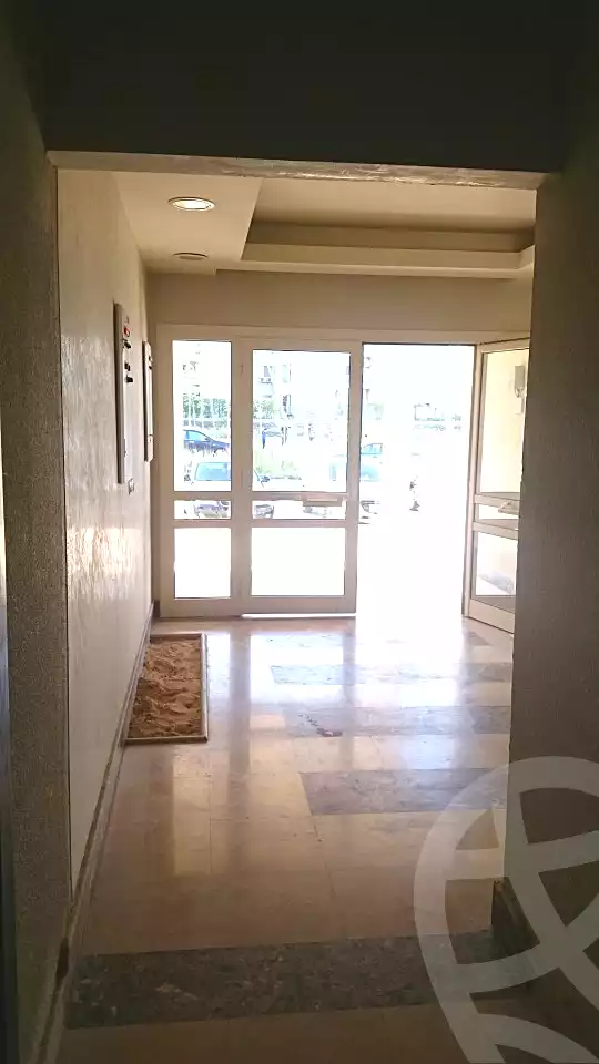 https://aqarmap.com.eg/ar/listing/6766645-for-sale-cairo-el-sheikh-zayed-city-compounds-dh-drys