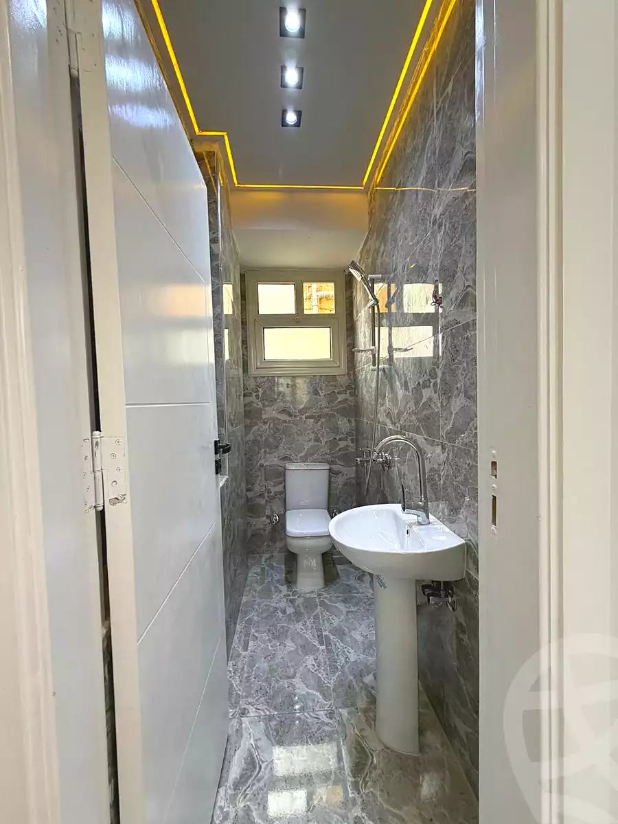 https://aqarmap.com.eg/ar/listing/6766873-for-sale-cairo-6th-of-october-el-ahyaa-neighborhood-3rd