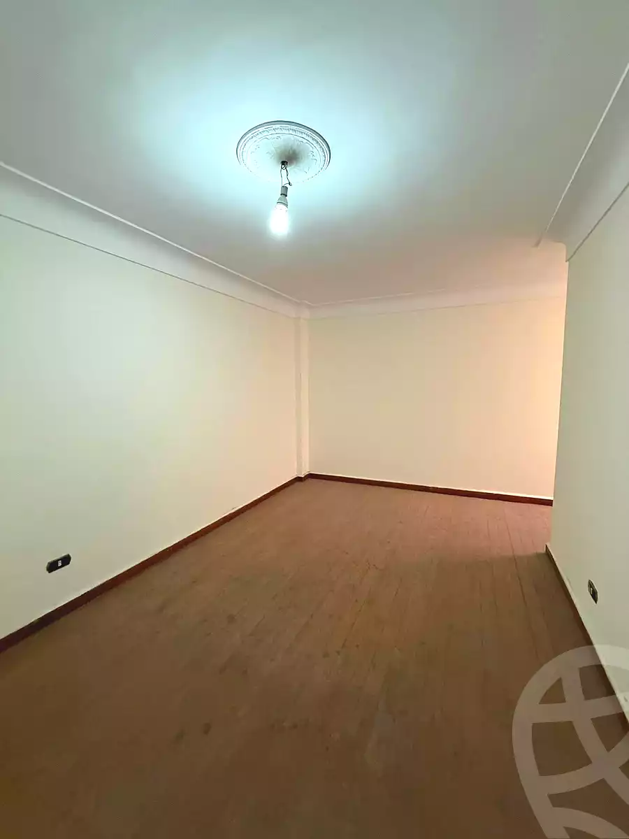 https://aqarmap.com.eg/ar/listing/6768366-for-sale-alexandria-el-asafra-ahmed-tiesser-st