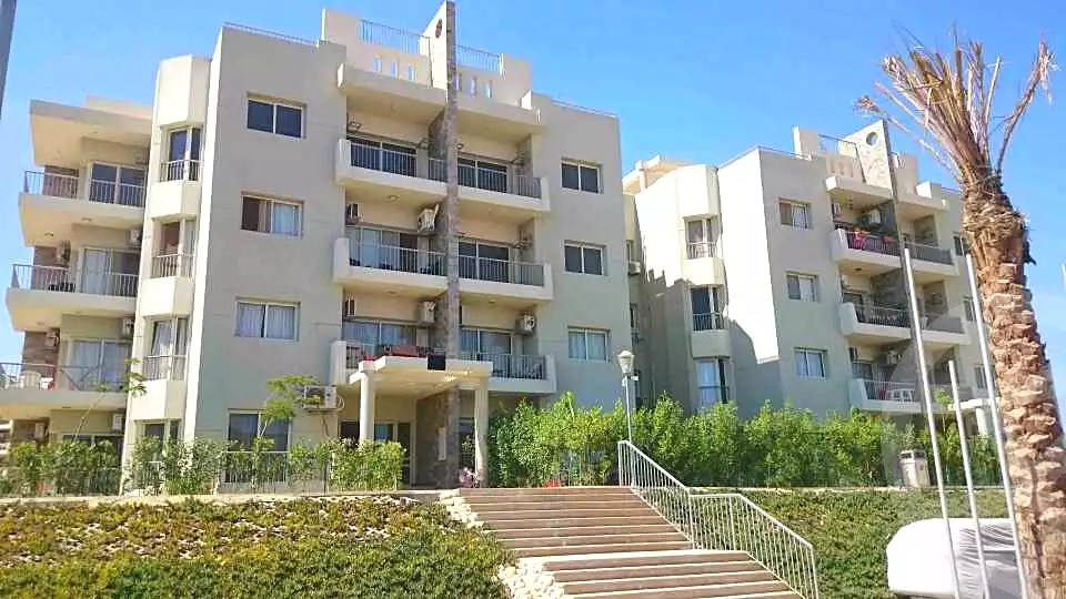 https://aqarmap.com.eg/en/listing/6768800-for-sale-cairo-el-sheikh-zayed-city-compounds-dh-drys